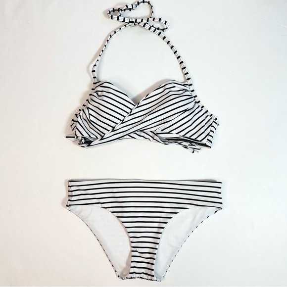 Victoria’s Secret Wrap Halter Bikini Top & Classic Hipster Bottoms Set 34B/Small - Picture 2 of 14